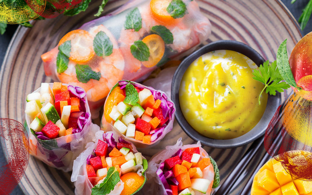 Spring rolls with sweet and spicy mango pulp dressing