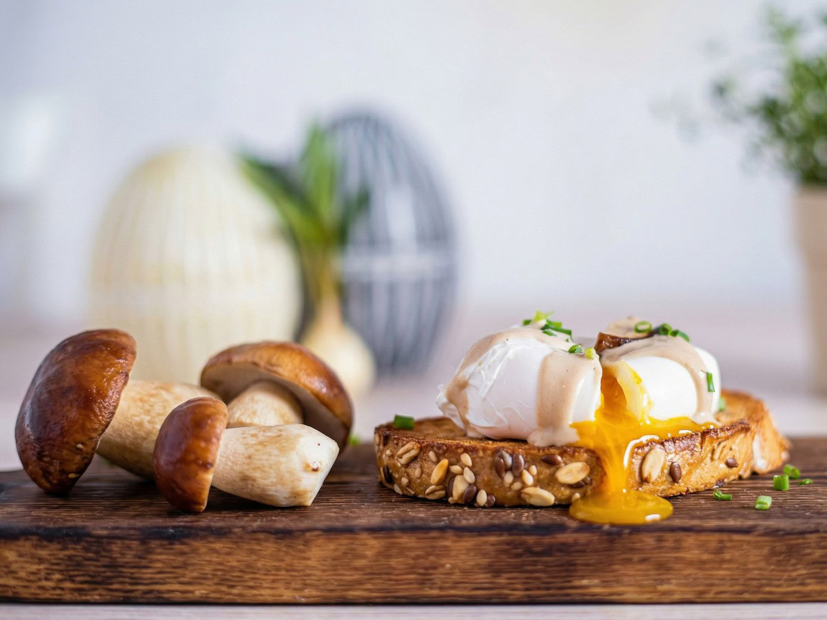 Jajko w koszulce z majonezem grzybowym