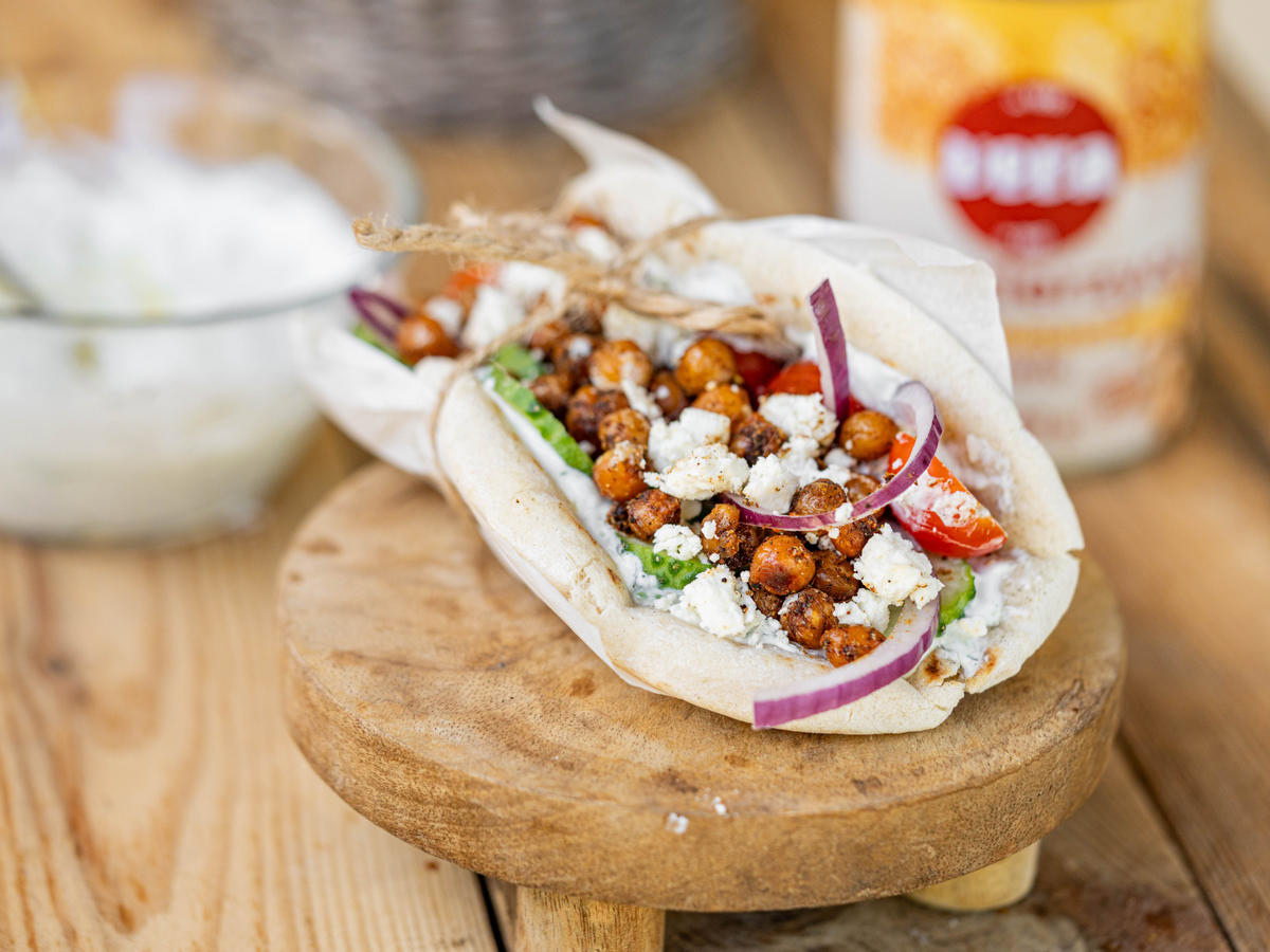 Chrupiąca ciecierzyca z przyprawą gyros i fetą
