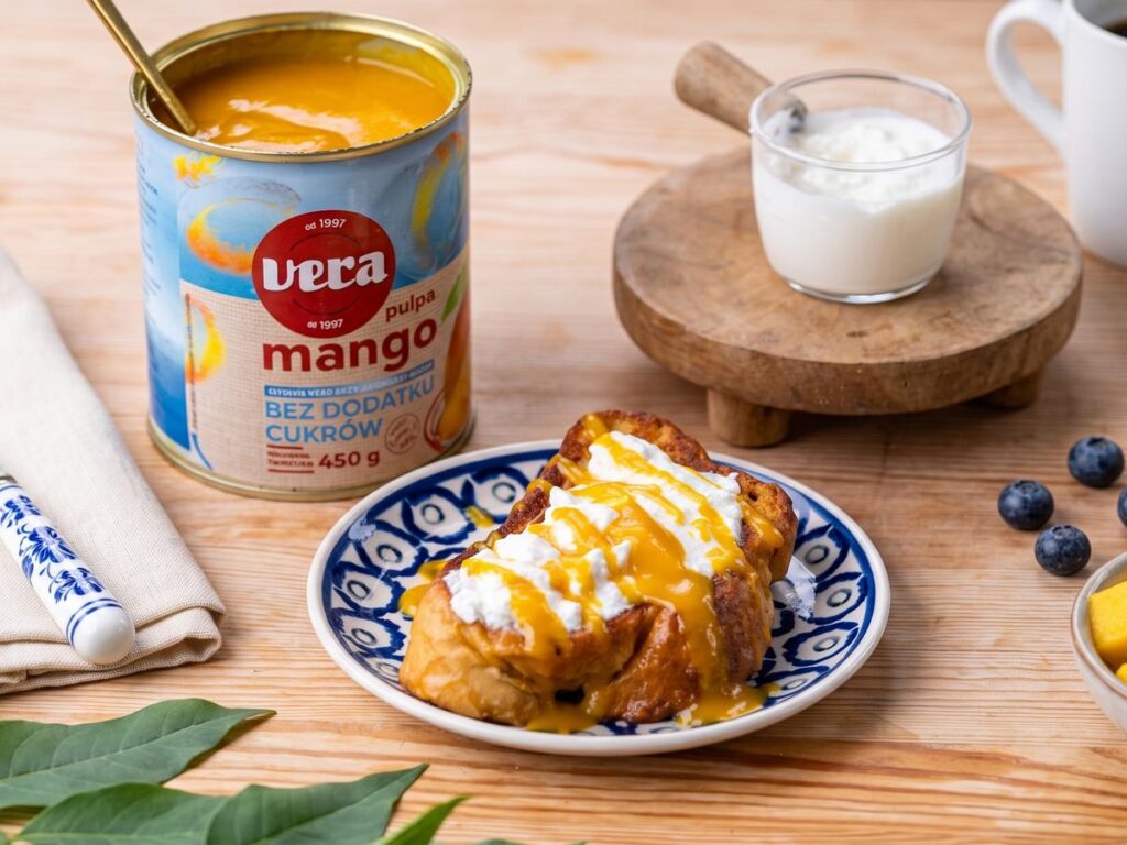 French toast with mango